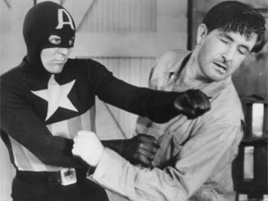 Cena da série de TV do Capitão América produzida em 1944 pela Republic. Estrelado por Dick Purcell, seriado ganha lançamento em DVD (Foto: Reprodução)