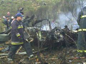 Avião da FAB cai em Bom Jardim da Serra (SC), nesta terça-feira (2). Bombeiros encontraram cinco corpos (Foto: Vilmar Ribeiro/Agência RBS)