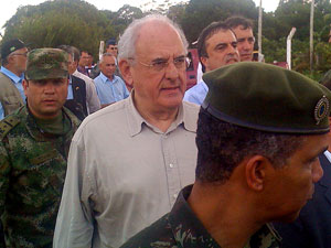 O ministro Nelson Jobim em evento em Tabatinga (AM) (Foto: Fernando Gallo / Agência Estado)