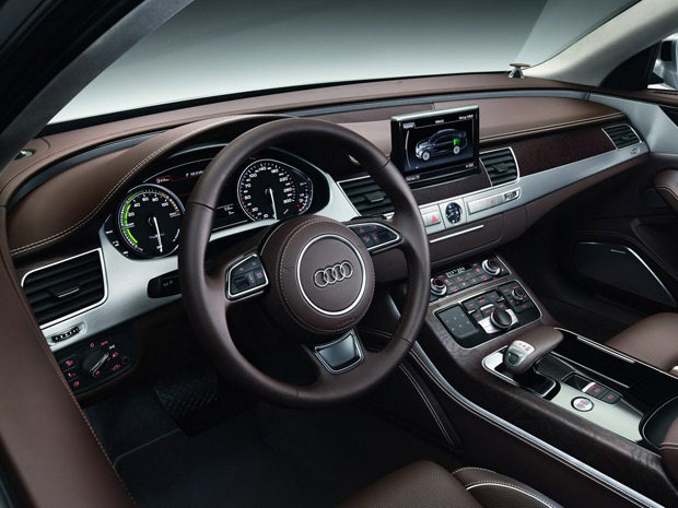 Audi A8 Hybrid começa a ser vendido em 2012 (Foto: Divulgação)