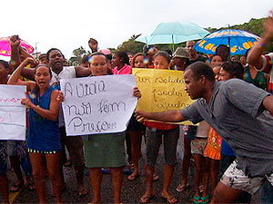 Protesto em Subaúma, na Bahia (Foto: Reprodução/TV Bahia)