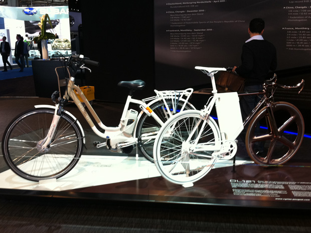 Peugeot comercializa bicicleta híbrida na Europa desde o ano passado (Foto: Priscila Dal Poggetto/G1)