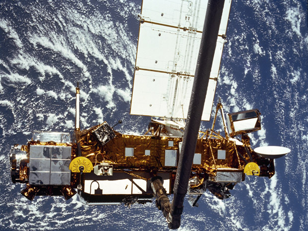 Satélite UARS, levado ao céu em 1991, foi desativado em 2005 pela Nasa. (Foto: Nasa / via AP Photo)