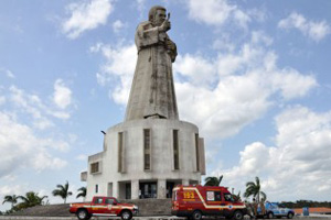 Estatua de Frei Damião, em Guarabira (Foto: Walter Rafael/Divulgação Secom-PB)
