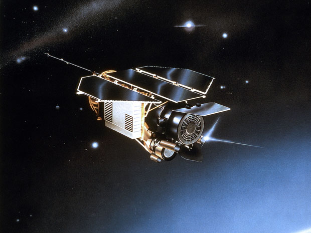 Ilustração do satélite Rosat, lançado pelo Centro Aeroespacial Alemão em 1990 (Foto: AP Photo/EADS Astrium)