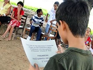 Menino leitor de MT (Foto: Sec. Educação de São Félix do Araguaia)