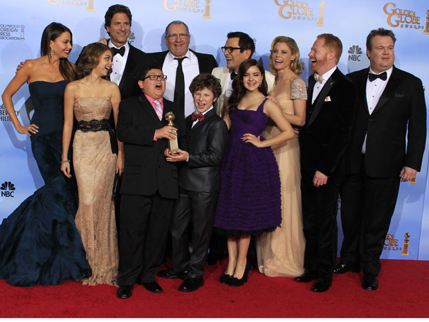 Elenco de 'Modern Family', ganhadora do prêmio de melhor série musical ou de comédia (Foto: Reuters)