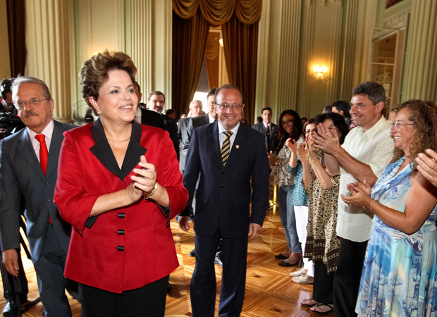 A presidente Dilma Rousseff, durante solenidade no Palácio Piratini, em Porto Alegre, nesta quinta-feira (26). (Foto: Roberto Stuckert Filho/PR)