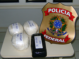 Foram apreendidos 3kg de cocaína e 1kg de crack em Patos (Foto: Divulgação/Polícia Federal)