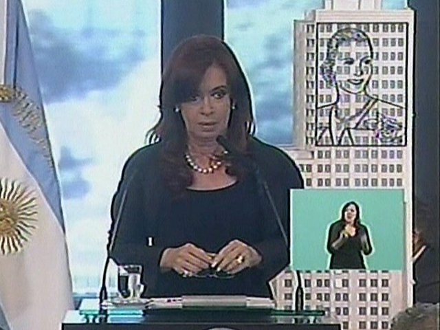 Cristina Kirchner decreta que argentina controle petroleira YPF (Foto: Reprodução Globo News)