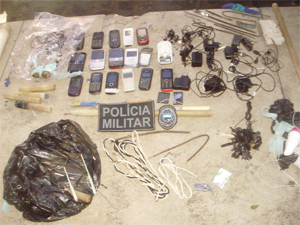 Policiais fizeram pente fino no Presísio Masculino de Cajazeiras (Foto: Divulgação/6°BPM)