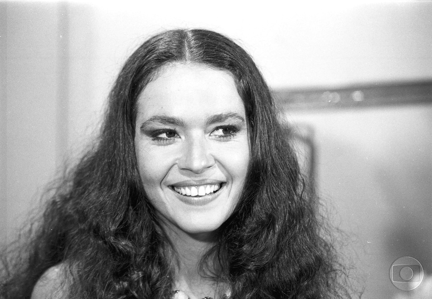 Regina Dourado como Nancí em 'Pai herói', de 1979