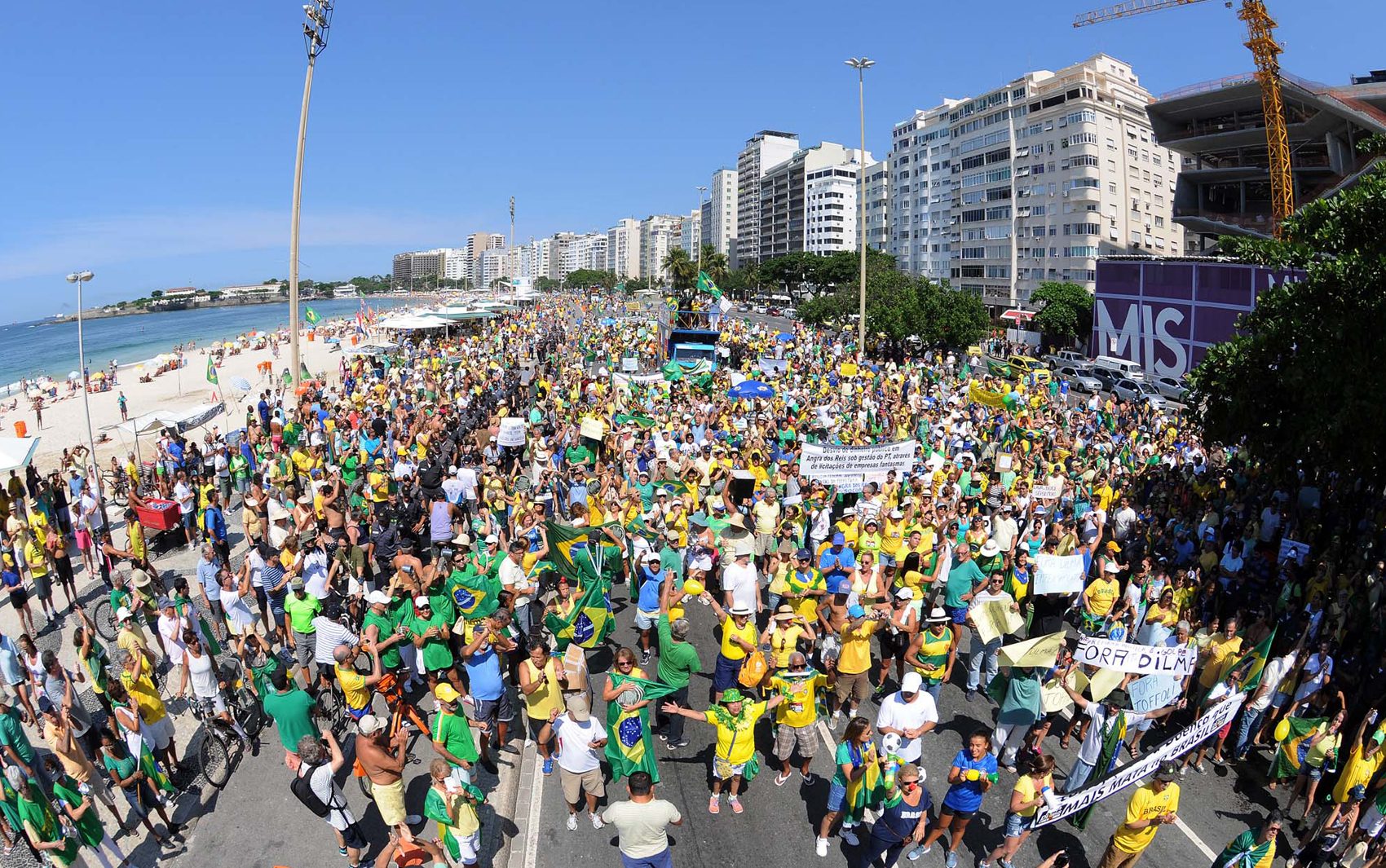 Protesto no Rio foi realizado na praia de Copacabana