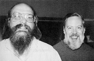 Ken Thompson e Dennis Ritchie (Foto: Reprodução / Wikipedia)